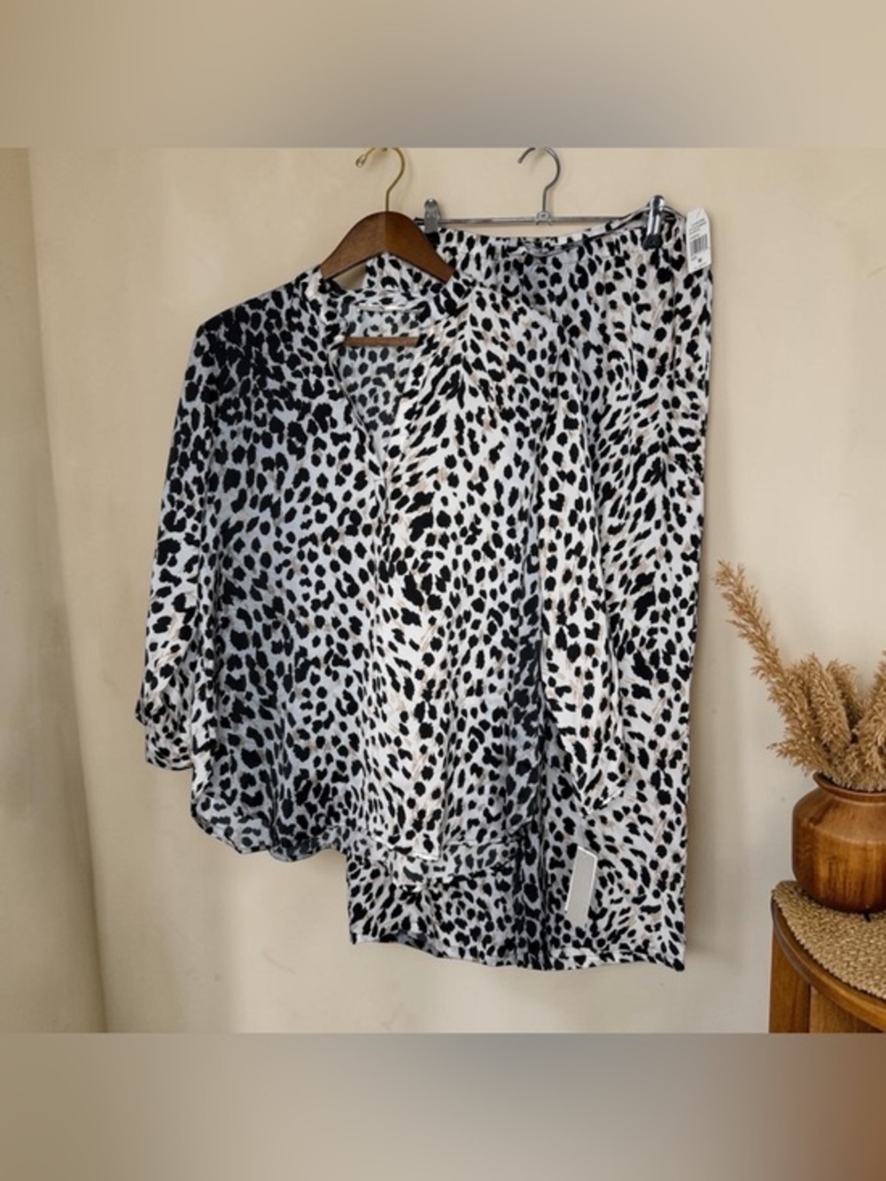 N Natori Misty Leopard V-Neck PJ Loungewear Cheetah Medium 2 pc set